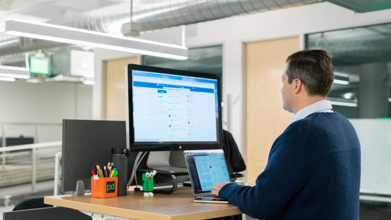 Posting on LinkedIn: What to Post on Your LinkedIn Business Page for More Sales Feature Image